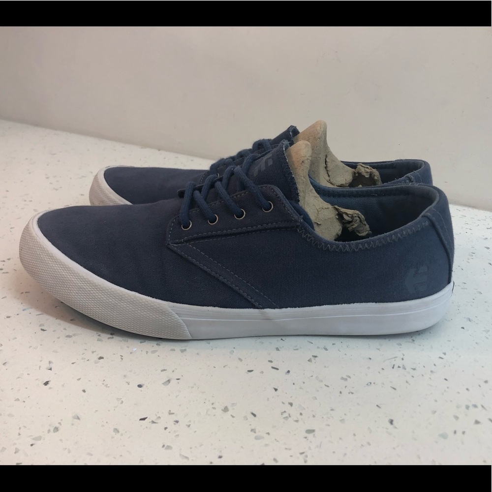 Etnies blue mens sneakers size 8.5